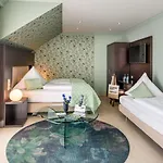 Kristallhotel Fettehenne 3* לברקוסן