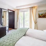 Kristallhotel Fettehenne מלון לברקוסן
