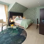 מלון Kristallhotel Fettehenne 3*