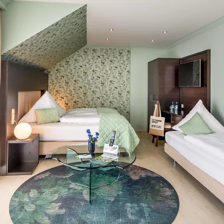 Kristallhotel Fettehenne 3* レバークーゼン