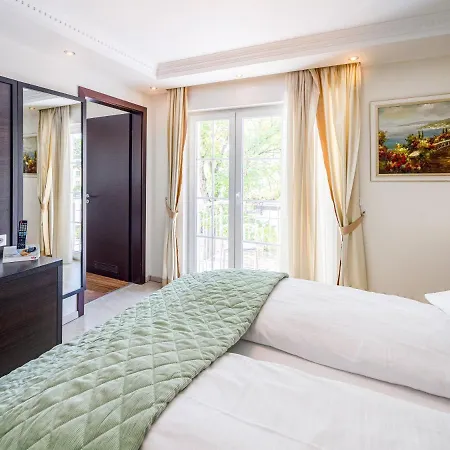 Kristallhotel Fettehenne 酒店 勒沃库森