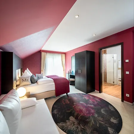 Kristallhotel Fettehenne 3* レバークーゼン