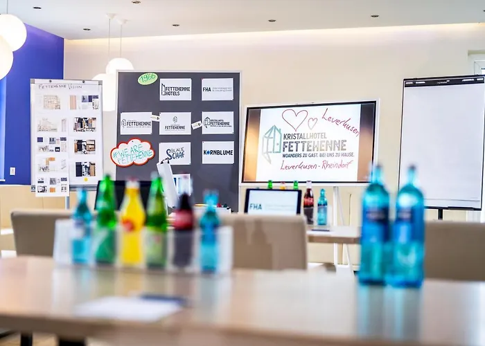 Kristallhotel Fettehenne فندق ليفركوزن